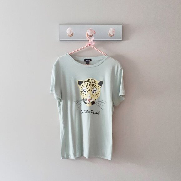 "Go Get 'Em, Tiger" t-shirt & earring bundle set - Picture 5 of 9